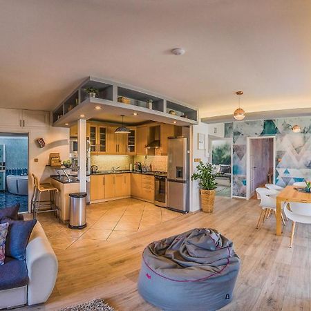 Riverside Apartman**** Мішкольц Екстер'єр фото