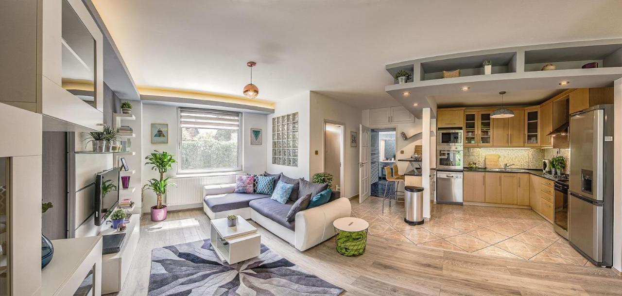 Riverside Apartman**** Мішкольц Екстер'єр фото