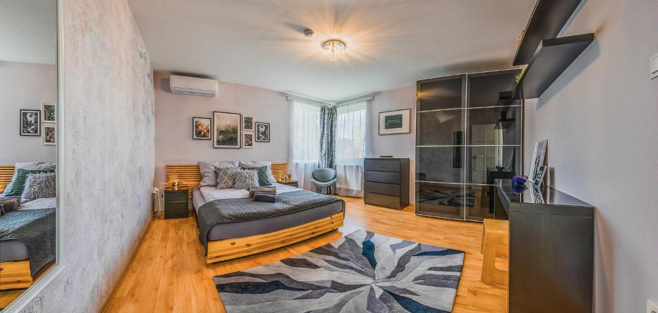 Riverside Apartman**** Мішкольц Екстер'єр фото